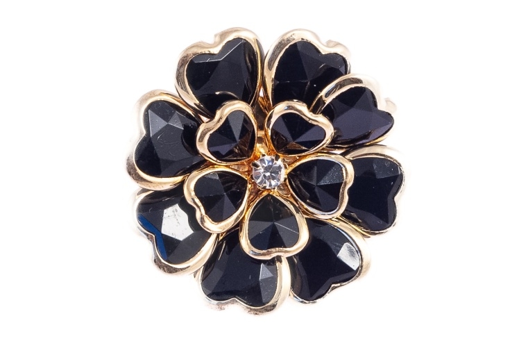 Ozdoba na guzik mankietowy